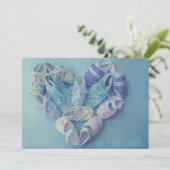 hartvormige babyschoentjes zwangerschapsaankondigi aankondiging (Staand voorkant)