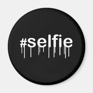 Hashtag Selfie Drooling Black Decor Magneet