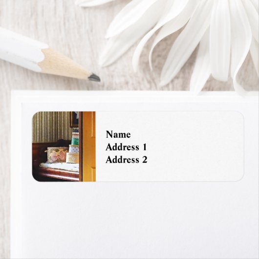 Hatboxes Seen Through an Open Door Etiket (Insitu)