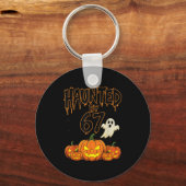Haunted By 67 Funny Pumpkin And Ghost Halloween Co Sleutelhanger (Voorkant)