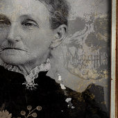 Haunted Portrait | Oude vrouw | Downloadbaar Poste Poster