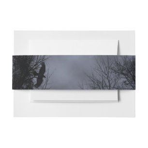 Haunted Sky Blue Mist met Crows Invitation Bands Uitnodigingen Wikkel