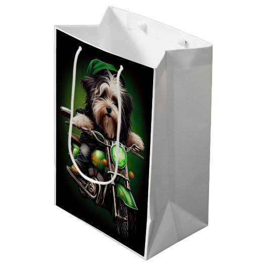 Havanese Dog Driving Bike St. Patrick's Day Medium Cadeauzakje (Voorkant Gekanteld)