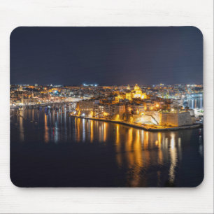 Haven in Malta 's nachts verlicht Muismat