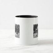 Hawaii - marineboeien wachten op bus buiten YMCA Mok (Midden)