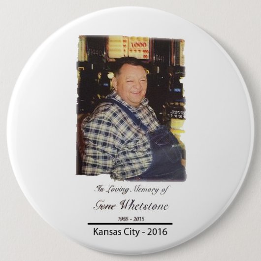 Hawkeye Memorial Button (Voorkant)
