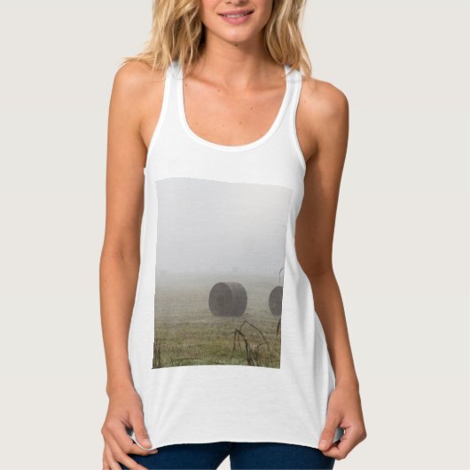 Hay Bales in de mist Tanktop (Voorkant)