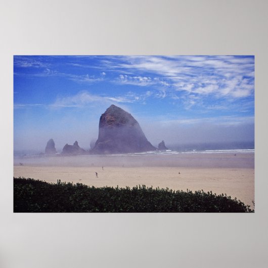 Haystack Rock bij Canon Beach 2 Poster (Voorkant)