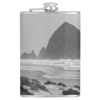 Haystack Rock in Cannon Beach Heupfles