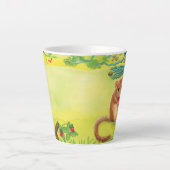 Hazel Dormouse Eating Strawberry Small Latte Mok (Voorkant)