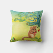 Hazel Dormouse Eet Wilde aardbei Kussen (Achterkant)