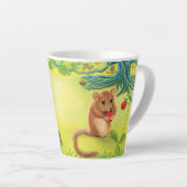 Hazel Dormouse Mange fraise Petite Mug Latte (Angle droit)