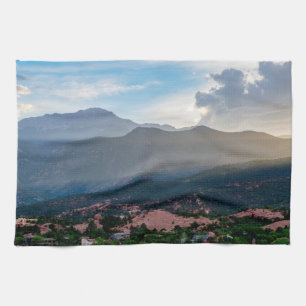 Hazy Pikes Peak Sunset Serviette de cuisine