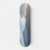 Hazy Pikes Peak Sunset Skateboard (Devant)