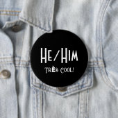 HE/HIM Tres Cool Ronde Button (In situ)
