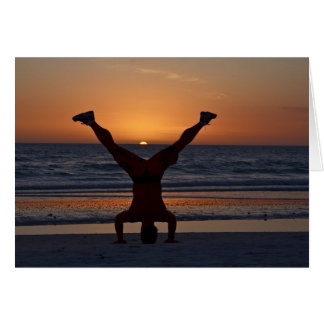 Headstand de coucher du soleil