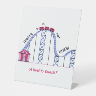 'Healing Isn't Linear' Empowering Self Love Sign Reclamebord Met Voetstuk