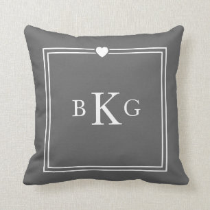 Heart Border Custom Monogram Donkergrijs Kussen