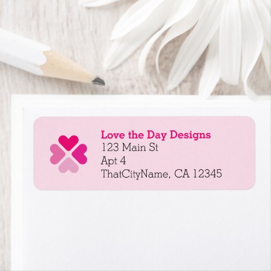 Heart Design in Shades of Pink, four-leaf Clover Etiket (Insitu)