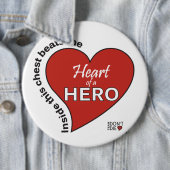 Heart of a Hero Button - Witte achtergrond (In situ)