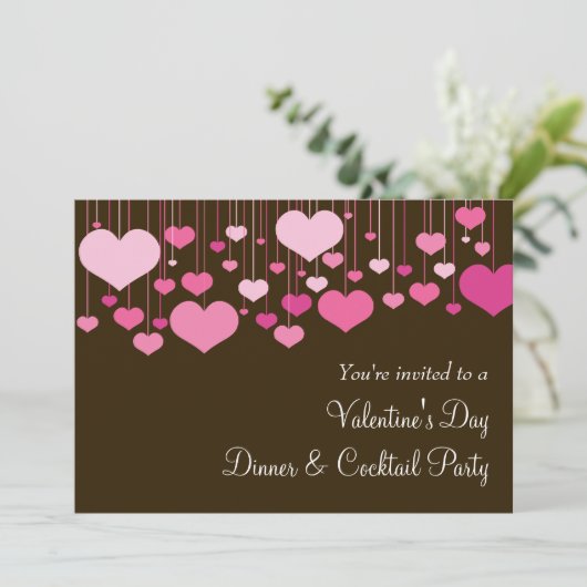 Heartstrings Valentine Party Invitation (Debout devant)