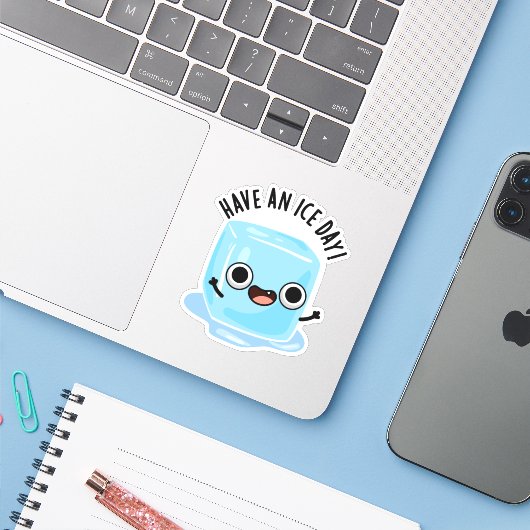 Heb een Ice Day Grappige Ice Cube Pun Sticker (Laptop met iPhone)