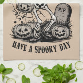 Heb een spookachtige dag Halloween Witch Skeleton Theedoek (Gevouwen)