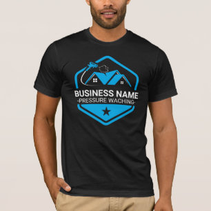Hedendaags schoonmaken van blauwe huizen met hoged t-shirt