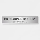 Hedendaagse Black & Faux Silver Custom Name Bord Deurbordje (Voorkant)