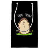 Hedge Hugs Funny Hedge Hog Pun Dark BG Klein Cadeauzakje (Voorkant)