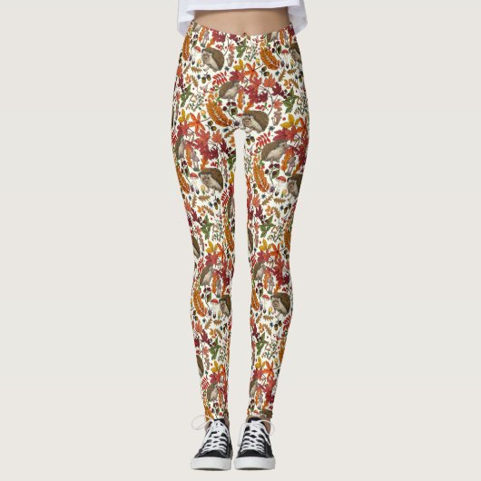 Hedgehogs and autumn forest flora on ivory leggings (Voorkant)