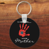 Heel met onze Moeder Aarde MMIW Zwarte Button Sleutelhanger (Voorkant)