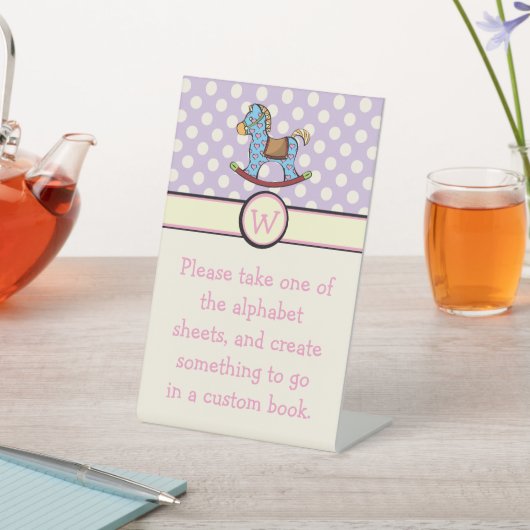 Heerlijke harten schommelen paard voetstuk teken reclamebord met voetstuk (Insitu)