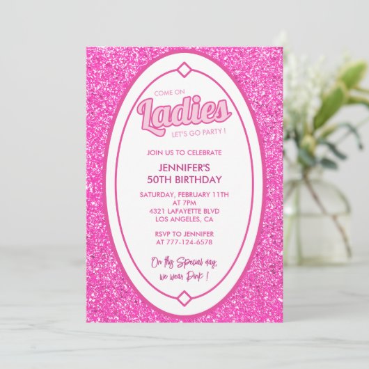 Heet roze 50ste verjaardag uitnodigingen girly gli (Staand voorkant)