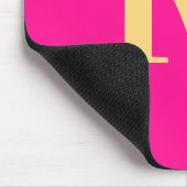 Heet Roze Eenvoudig Modern Monogram Muismat (Hoek)