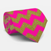 Heet Roze en Gouden Chevron Patroon Stropdas (Opgerold)