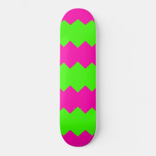 heet roze en groene zigzag streeppatroon skateboar skateboard