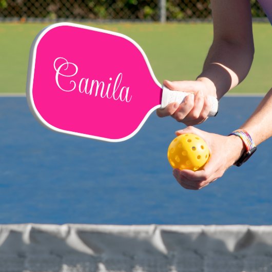 Heet roze en witte gekrulde script pickleball paddle (Insitu)
