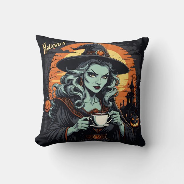 Heks geniet van thee op een griezelige Halloween-a Kussen (Voorkant)