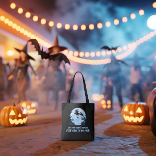 Heksen spelen op een donkere woestijnweg draagtas