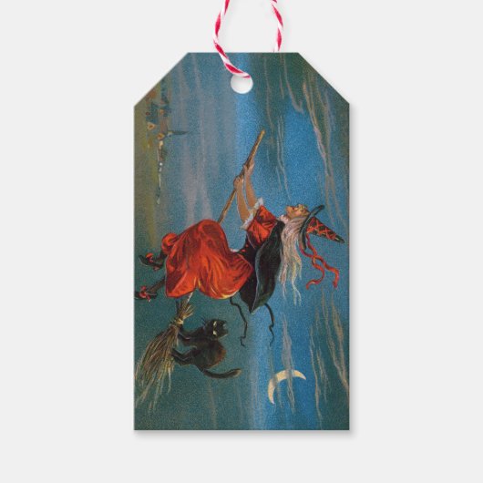 Heksenvliegen met zwarte kat op Halloween Night Cadeaulabel (Voorkant)