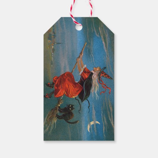 Heksenvliegen met zwarte kat op Halloween Night Cadeaulabel (Achterkant)
