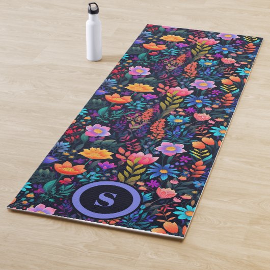 Helder bloemmotief monogram yogamat (In situ)