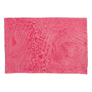 Helder roze textiel met een centrale blauwe kleur kussensloop