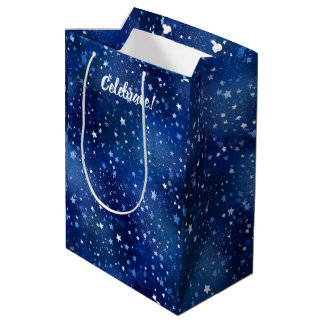 Helderblauw besneeuwd winterontwerp medium cadeauzakje