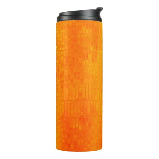 Heldere abstracte mozaïekoranje achtergrond met gl thermosbeker (Gedraaid links)