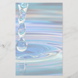 Heldere blauwe watervallen die stromen briefpapier