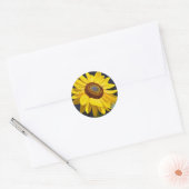 Heldere gele zonnebloem ronde sticker (Envelop)