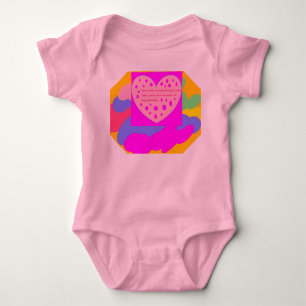 Heldere kleuren ontwerp met gedicht in het hart romper