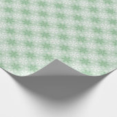 Heldergroen en winterwit Snowflake-patroon Cadeaupapier (Hoek)